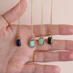 Collier Lysa 11 Collier Lysa -Majolie CollierLysachrysoprase verte LapisLazuli HowliteNoire