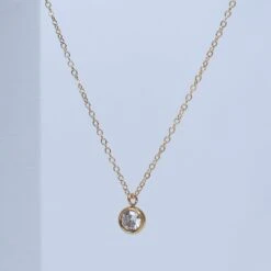 Devant 19 Collier Judy