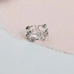 Earcuff Amelia 15 Earcuff Amelia -Majolie Majolie Bijoux 23 6dbc74e2 f280 4716 8db8 3d39e43fe9ec