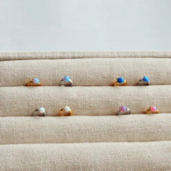 Mini Créoles Opal 12 Mini Créoles Opal -Majolie Mini Creoles Opal Pose