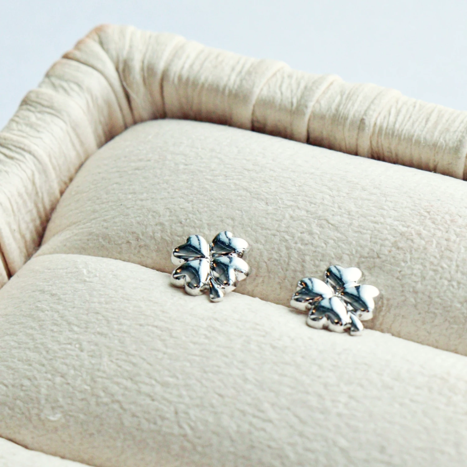 Puces Clover 1 Puces Clover